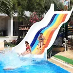 Delfi & Wellness Center Otel 3*