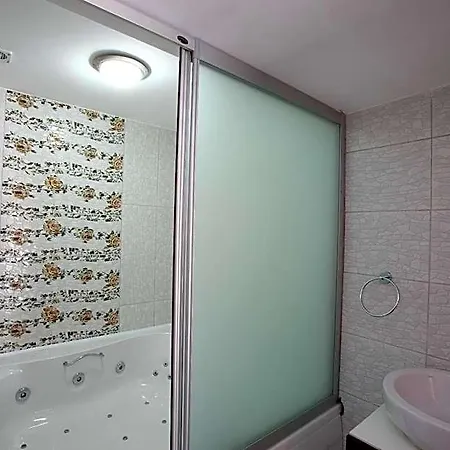 Delfi & Wellness Center מלון בודרום