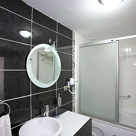 Delfi & Wellness Center 3*
