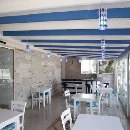 Delfi & Wellness Center מלון