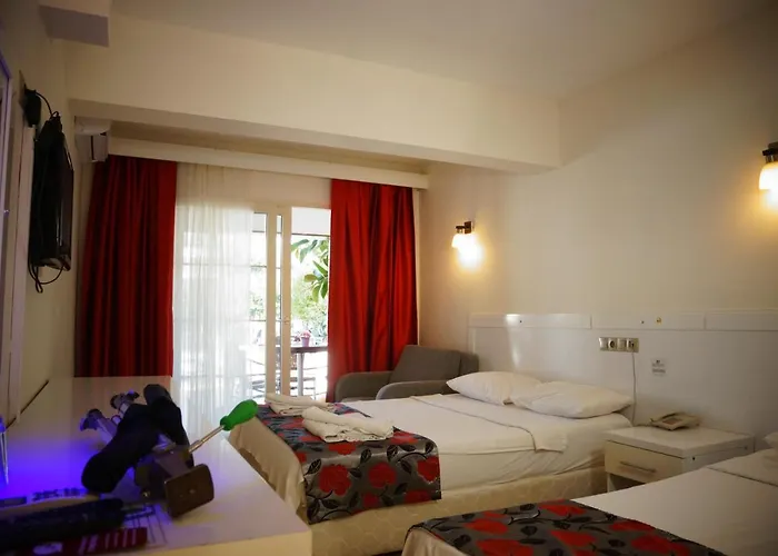 Delfi & Wellness Center 酒店 博德鲁姆