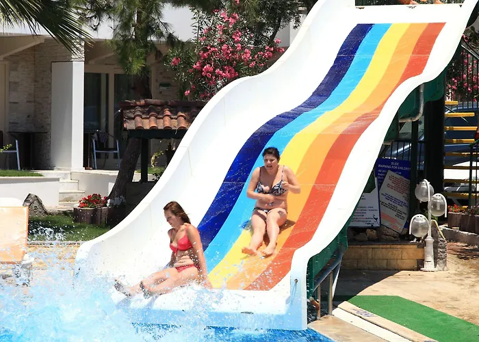 Delfi & Wellness Center 酒店 3*